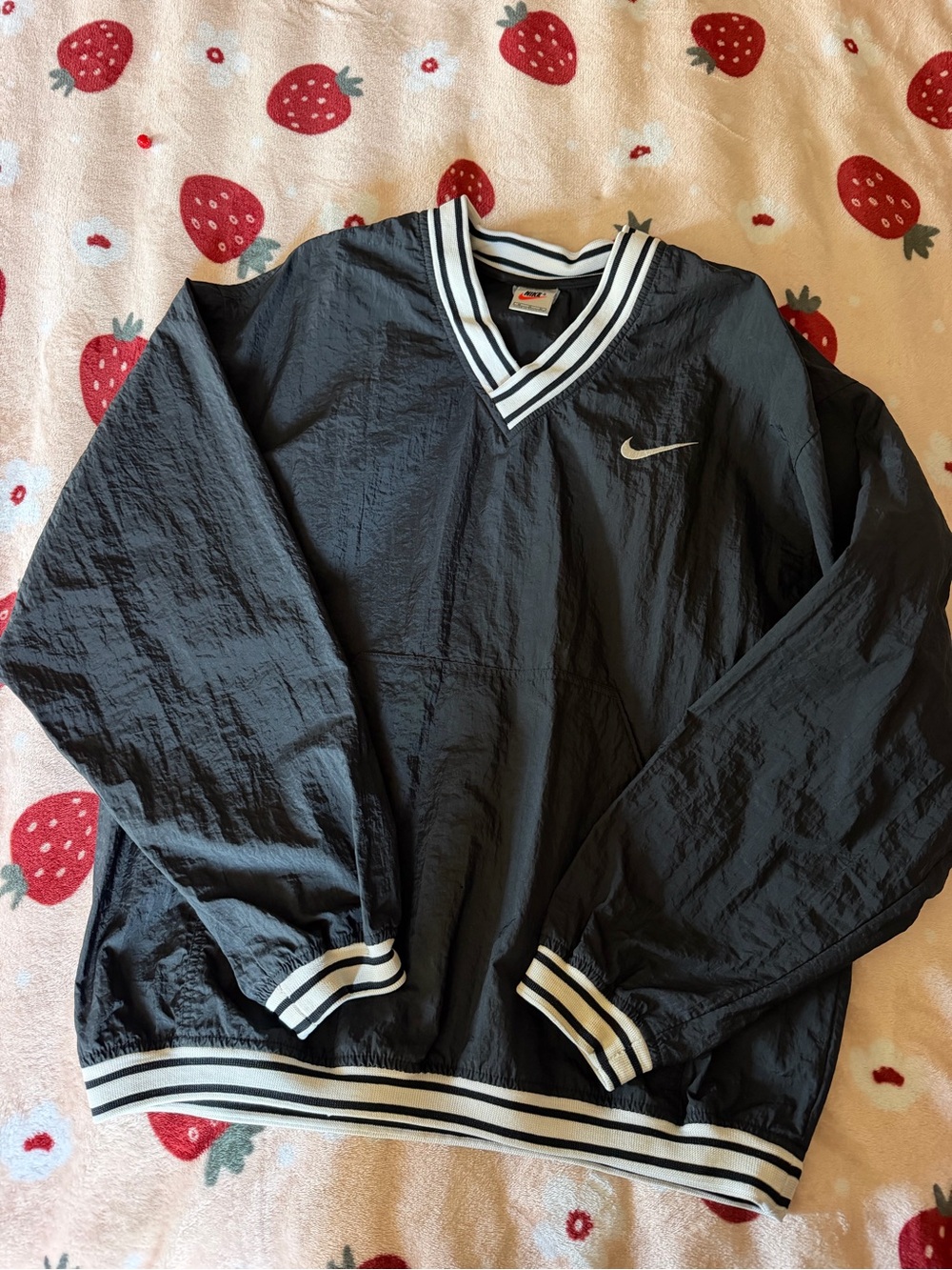 Men’s Nike Black V-Neck Pullover